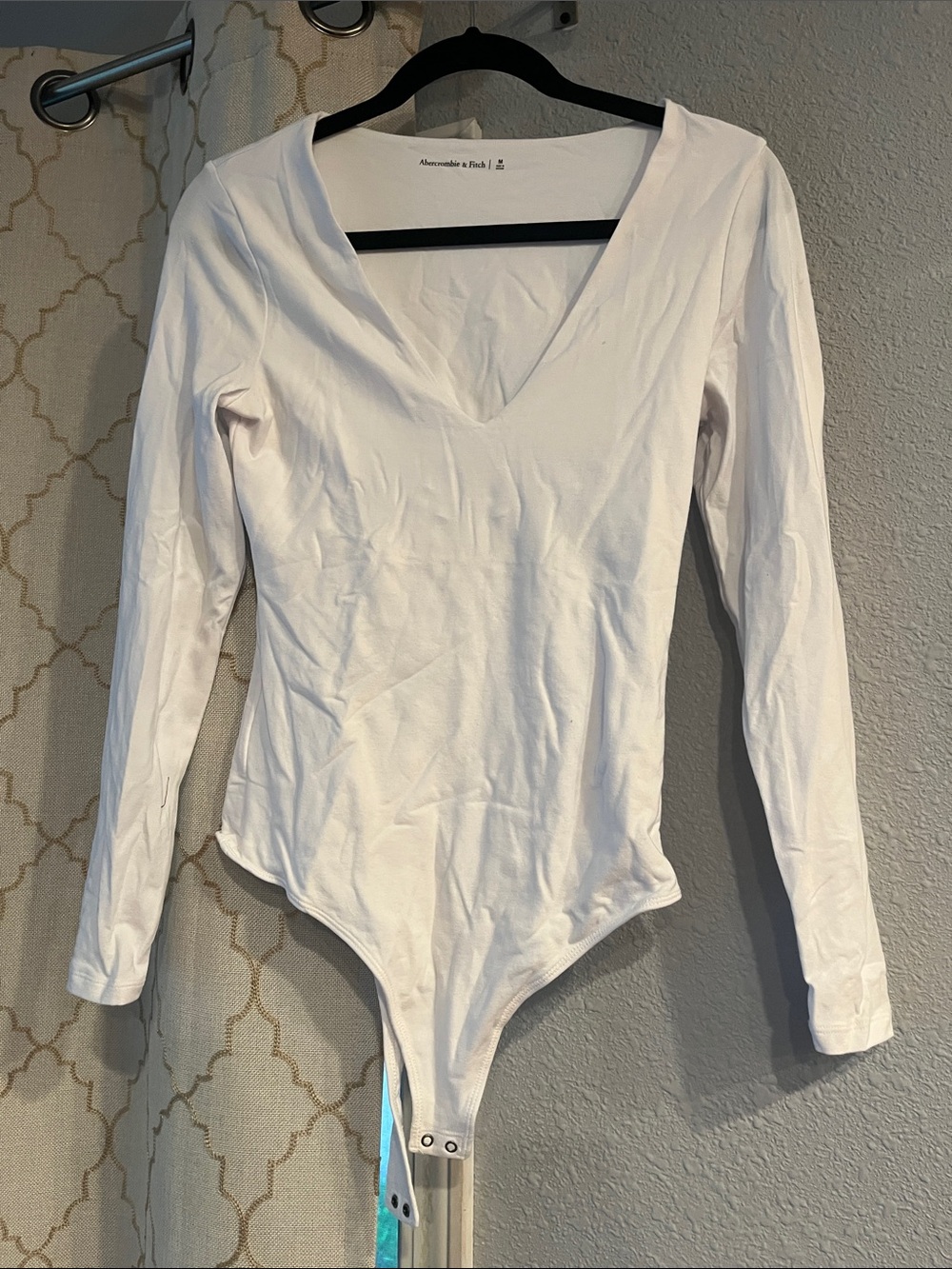 Abercrombie & Fitch White Long-Sleeve V-Neck Bodysuit
